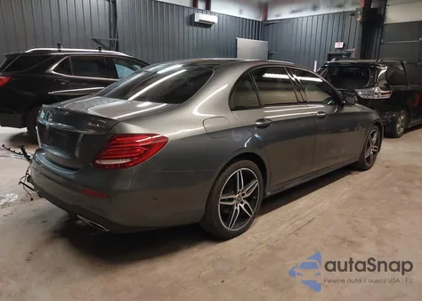 2020 Mercedes-Benz E 350 4Matic z USA, uszkodzony, nr VIN WDDZF8EB5LA705704